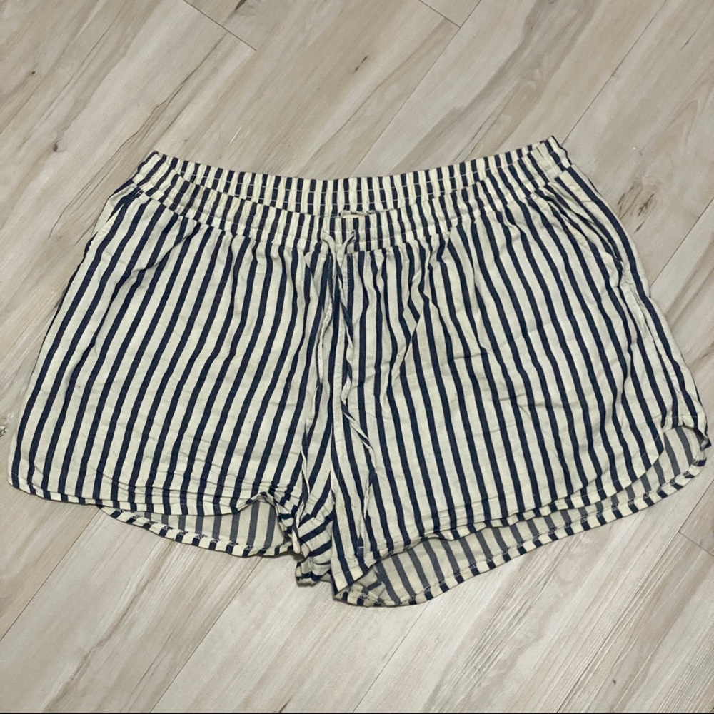 Striped Universal Thread Shorts - XL